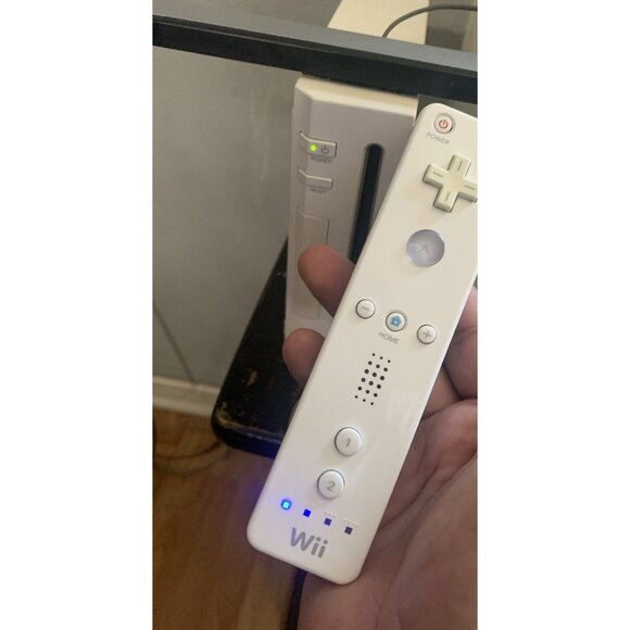 Nintendo Wii RVL-001 Console Bundle Nunchuck Controller Cords All OEM Working - Picture 14 of 14